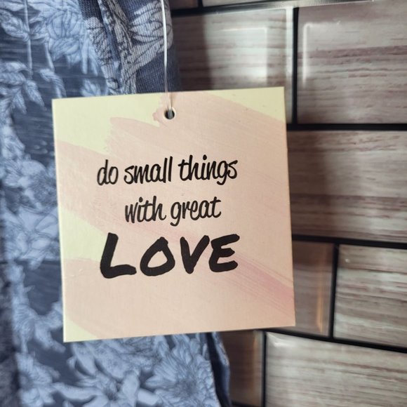 New Sweatshirt Project Women's Small Shirt Blue Floral Blouse Short Sleeve‎ Top - Picture 8 of 13